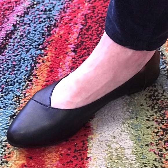 1 LEFT! Calico Black Comfortable Basic Black Flat - Picture 4 of 8